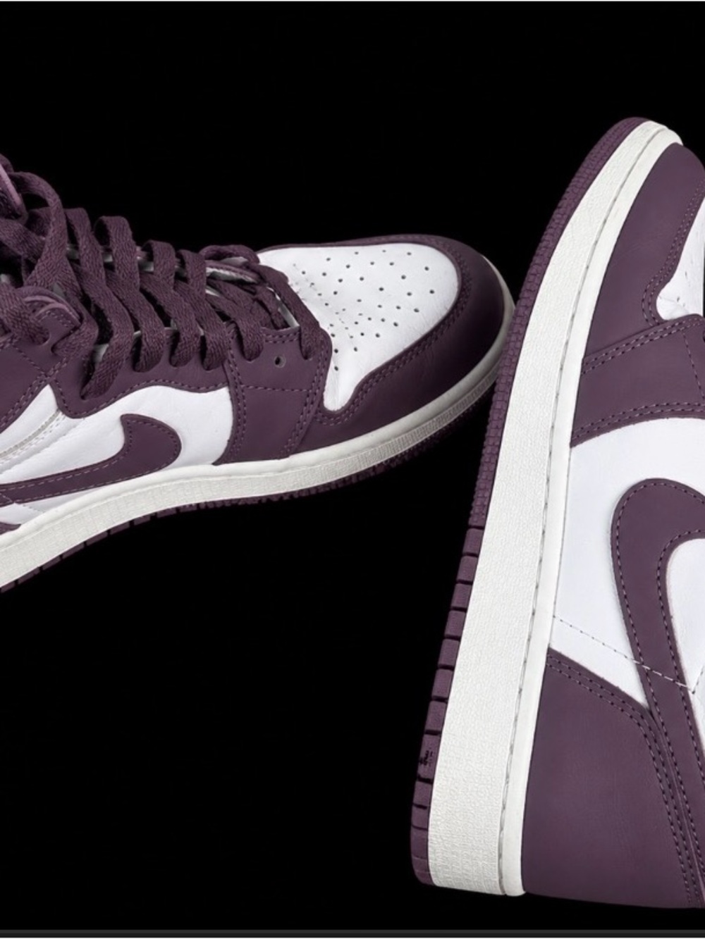 Nike Men's Mid-Top Sneakers in Purple & White